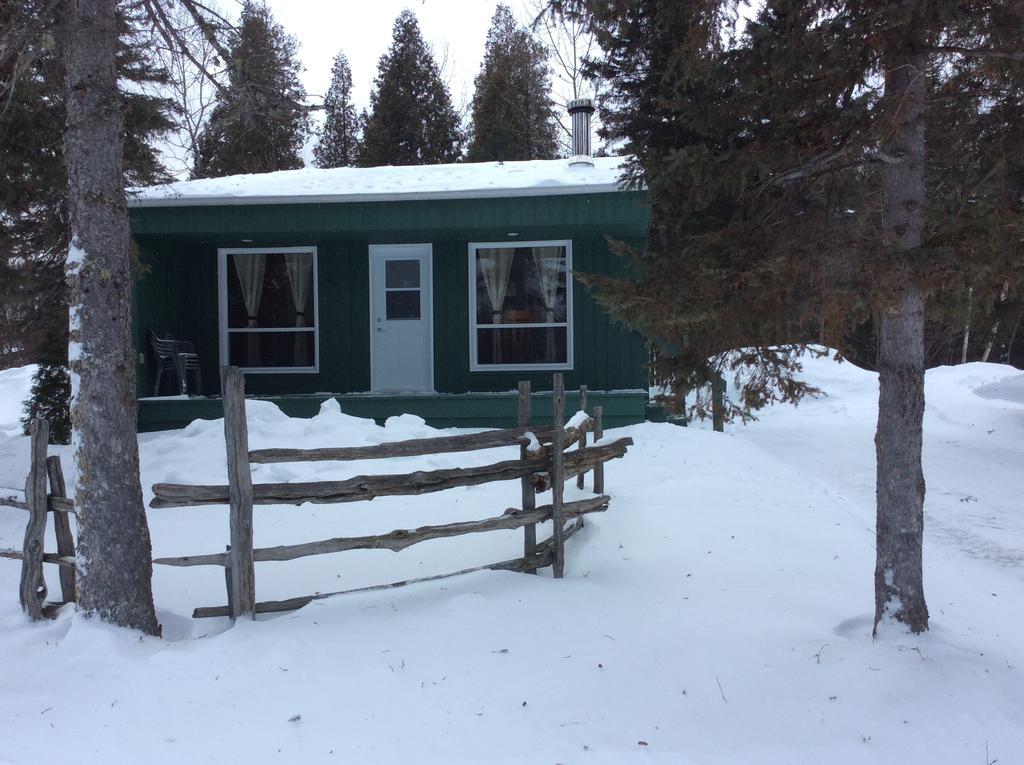 Camping Le 4 Chemins L'Anse-Saint-Jean Exterior photo