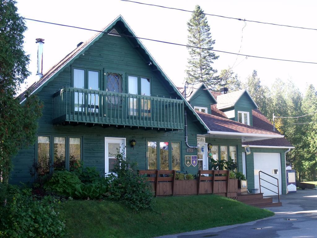 Camping Le 4 Chemins L'Anse-Saint-Jean Room photo